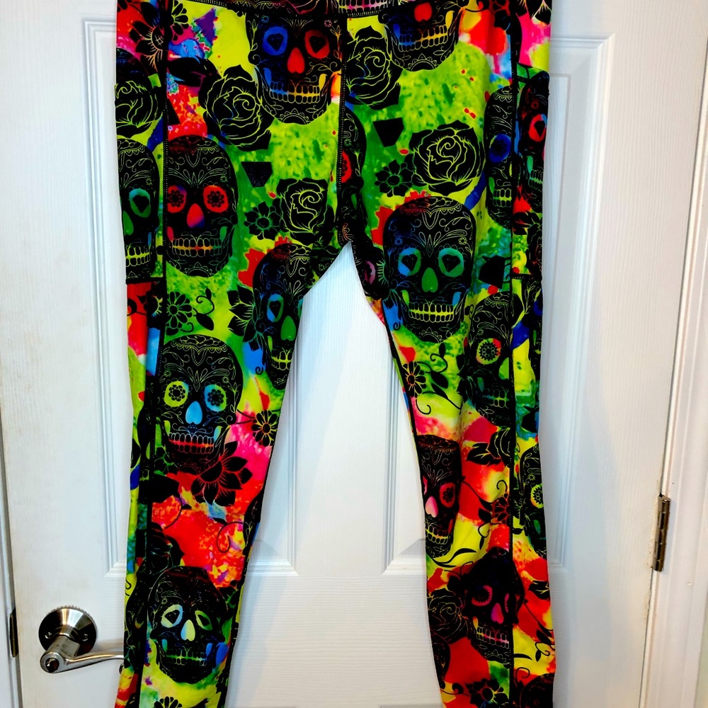 Constantly Varied Gear Leggings Tie Due Skulls